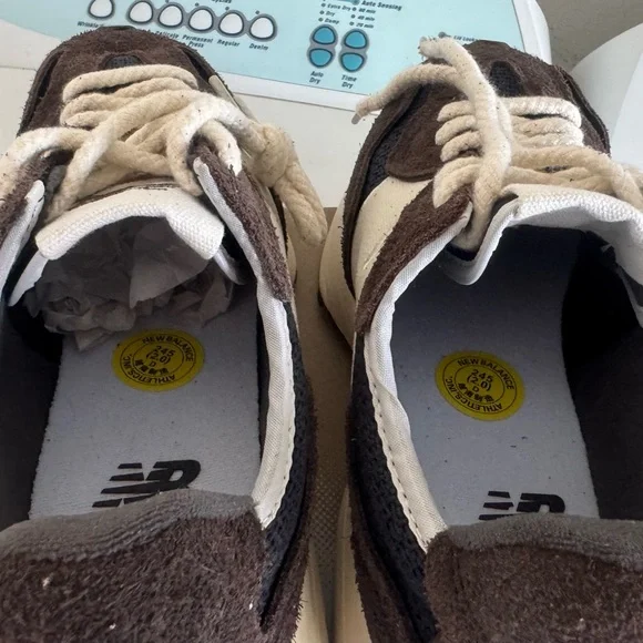 Stylish Black and Brown Sneakers - Picture 7 of 8